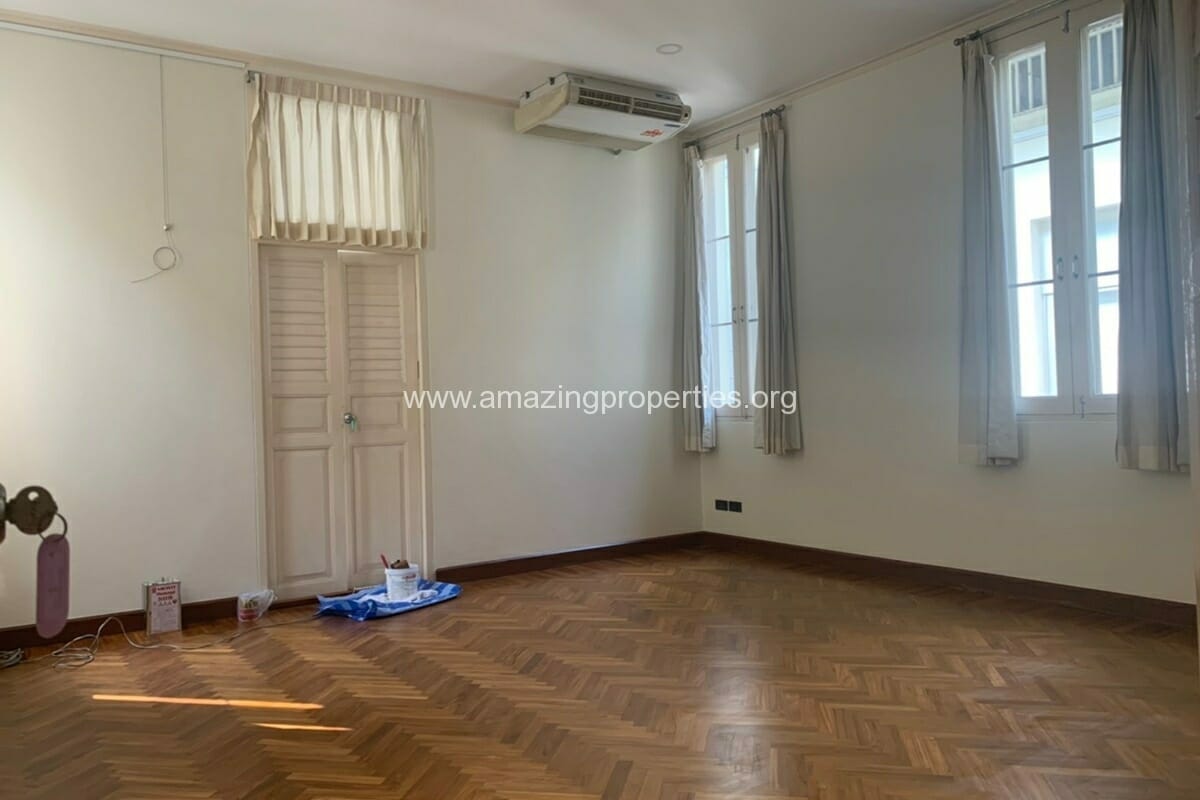 Thonglor-5-bedroom-house-for-Rent-32-1359.jpg
