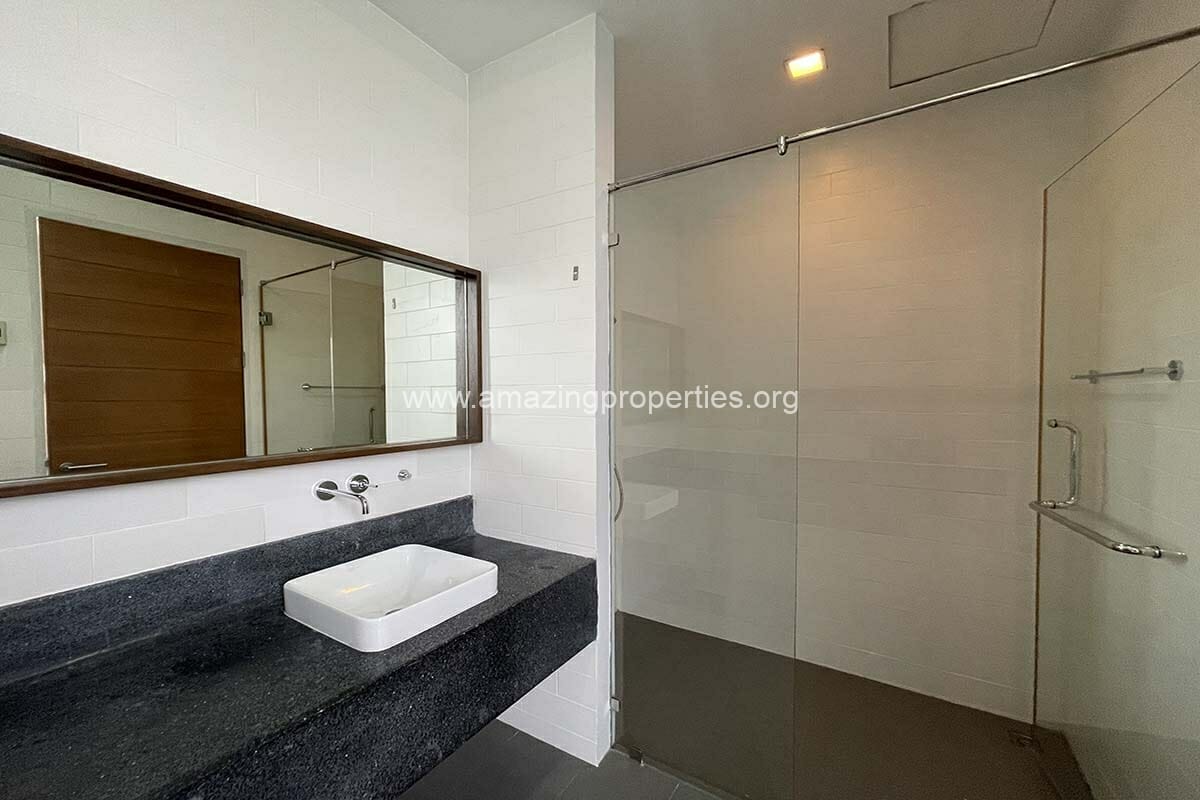 Thonglor-House-with-private-Pool-18-5255.jpg