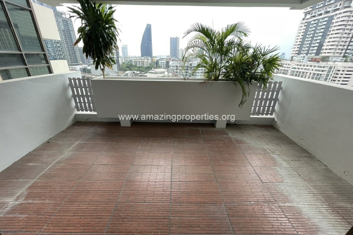 Tongthip-Mansion-3-bedroom-condo-12-2232.jpg