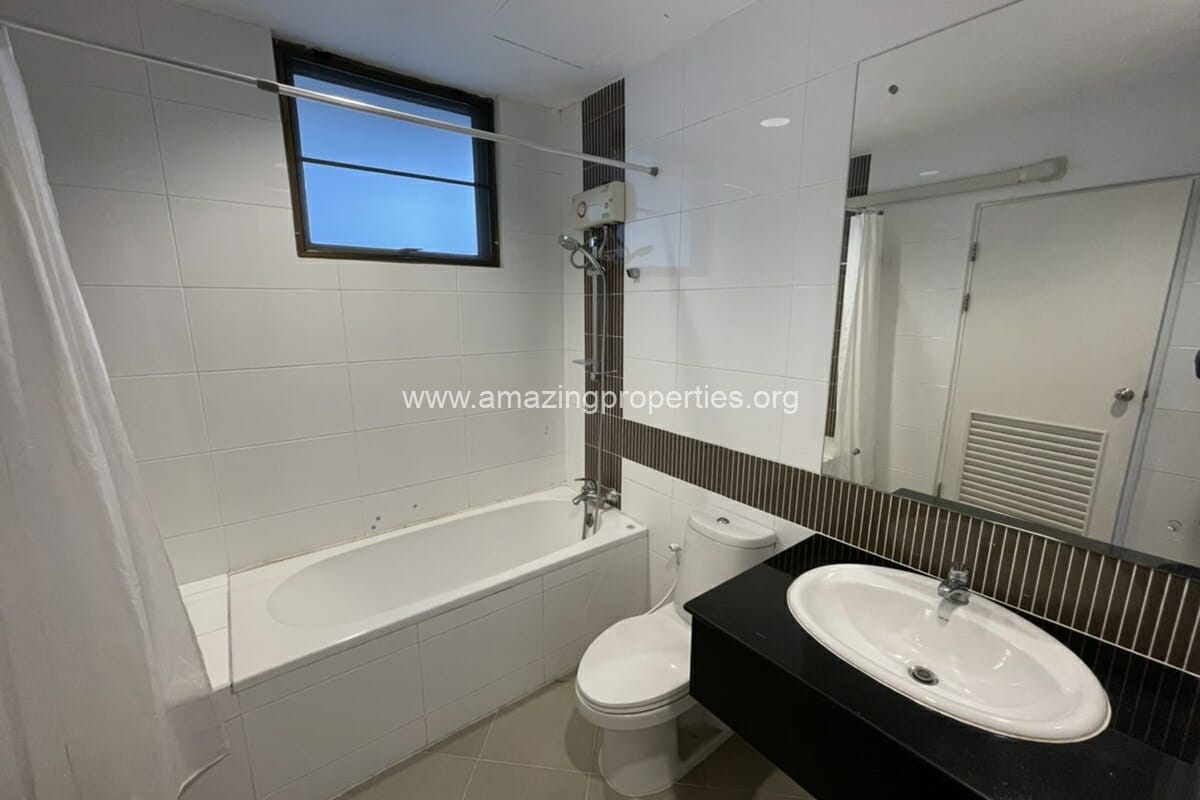 Tongthip-Mansion-3-bedroom-condo-7-1122.jpg