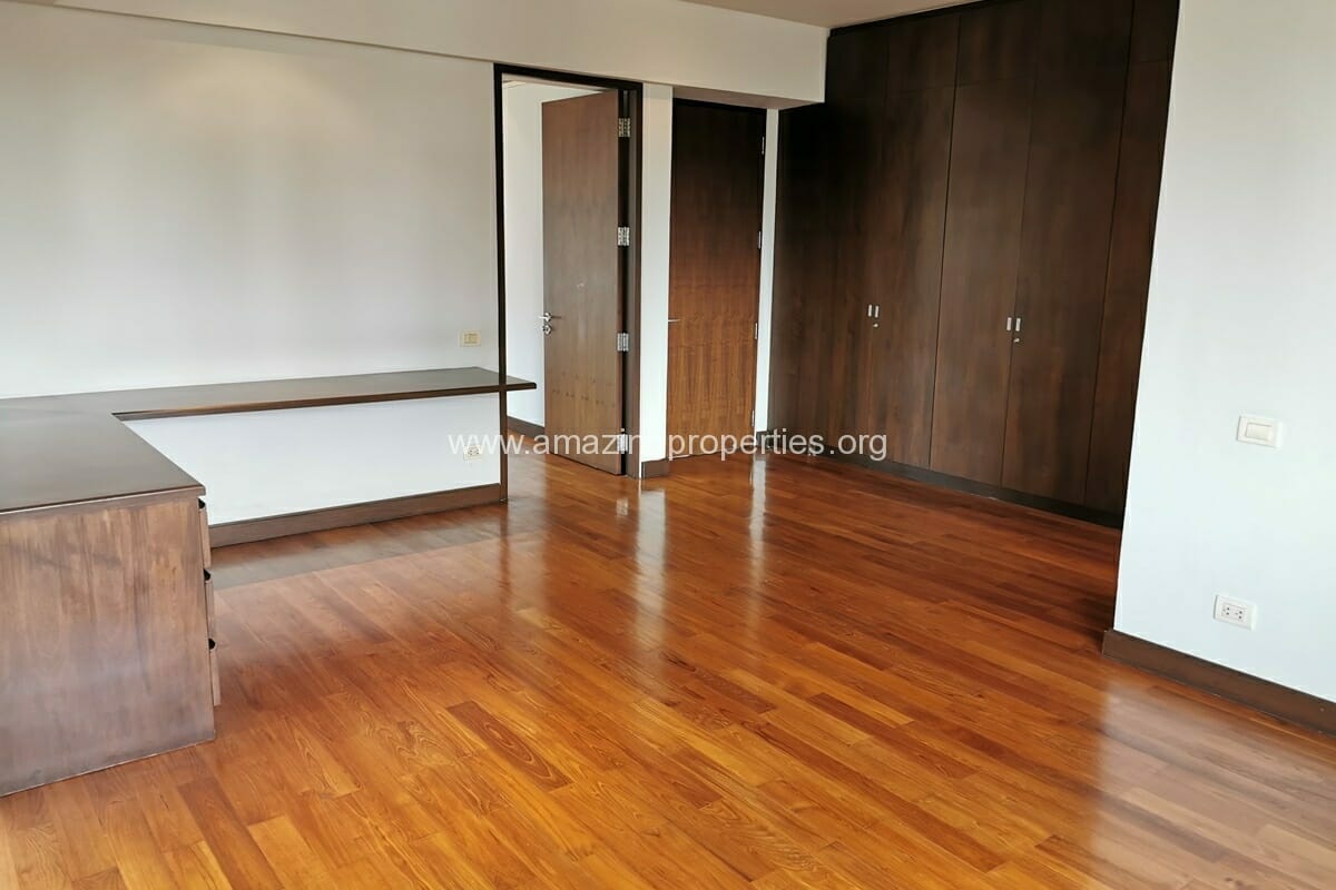 Unfurnished-3-Bedroom-Ruamrudee-House-17-2433.jpg