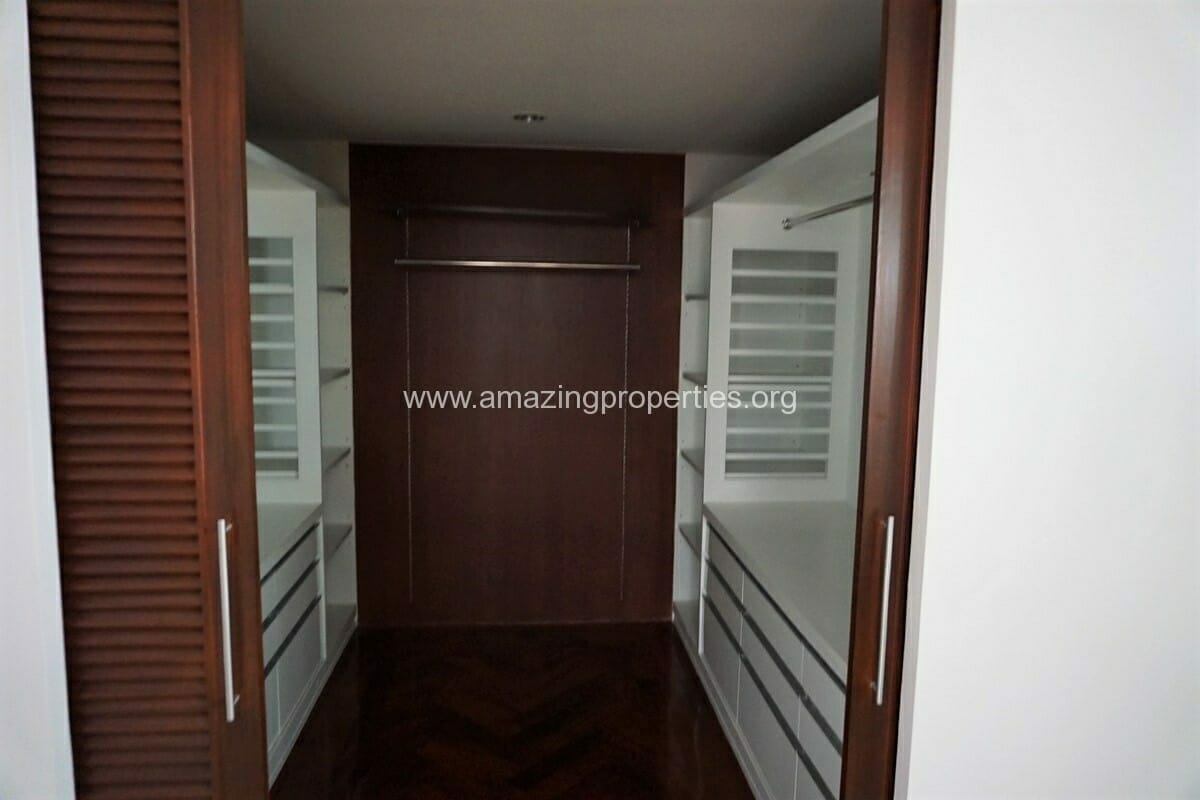 Unfurnished-4-Bedroom-Apartment-Phirom-Garden-Residence-11-6489.jpg