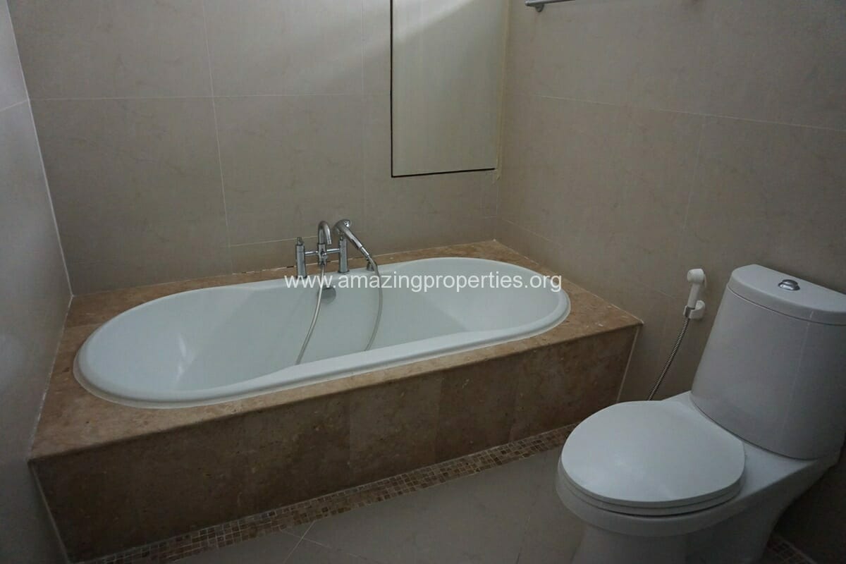 Unfurnished-4-Bedroom-Apartment-Phirom-Garden-Residence-12-8604.jpg