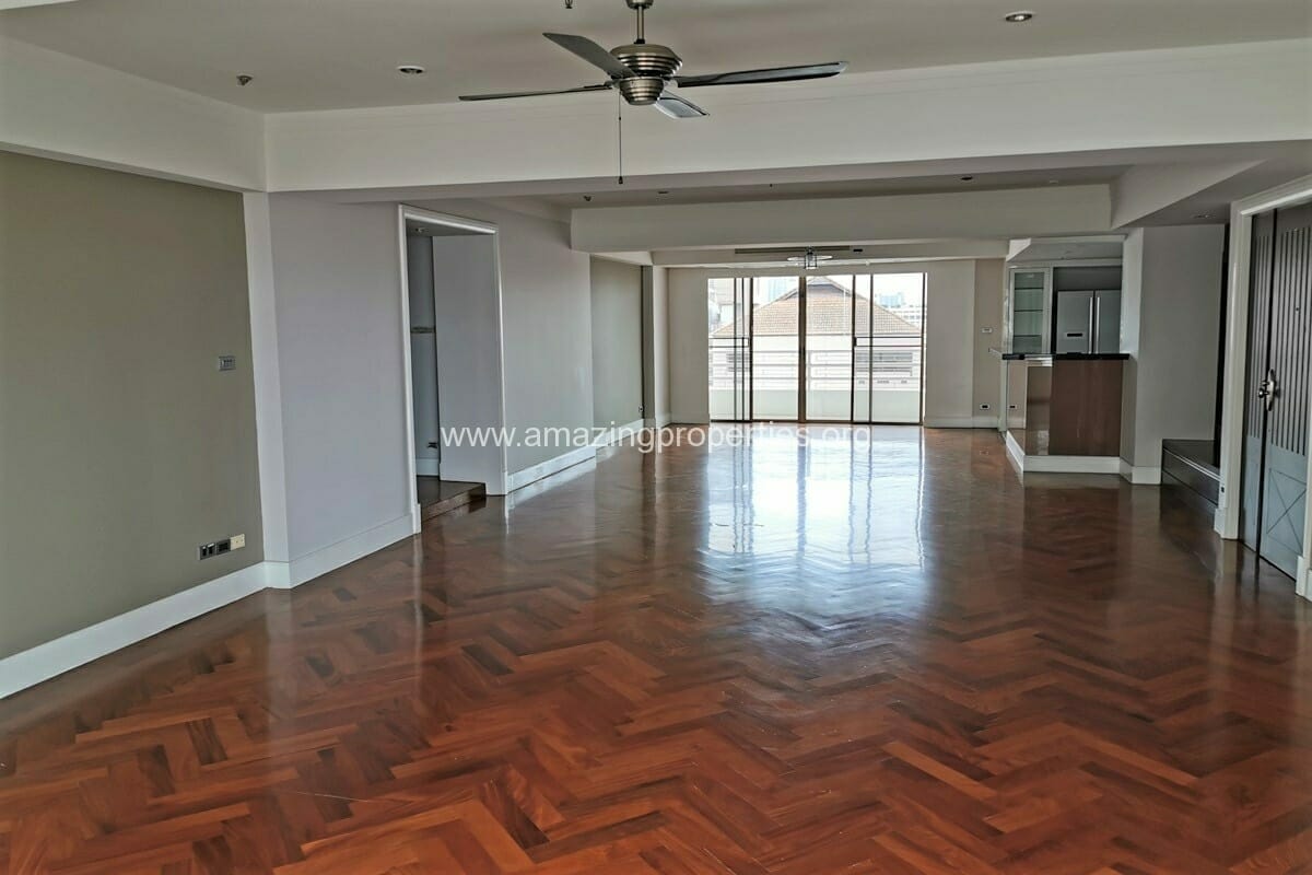 Unfurnished-4-Bedroom-Apartment-Phirom-Garden-Residence-18-9856.jpg