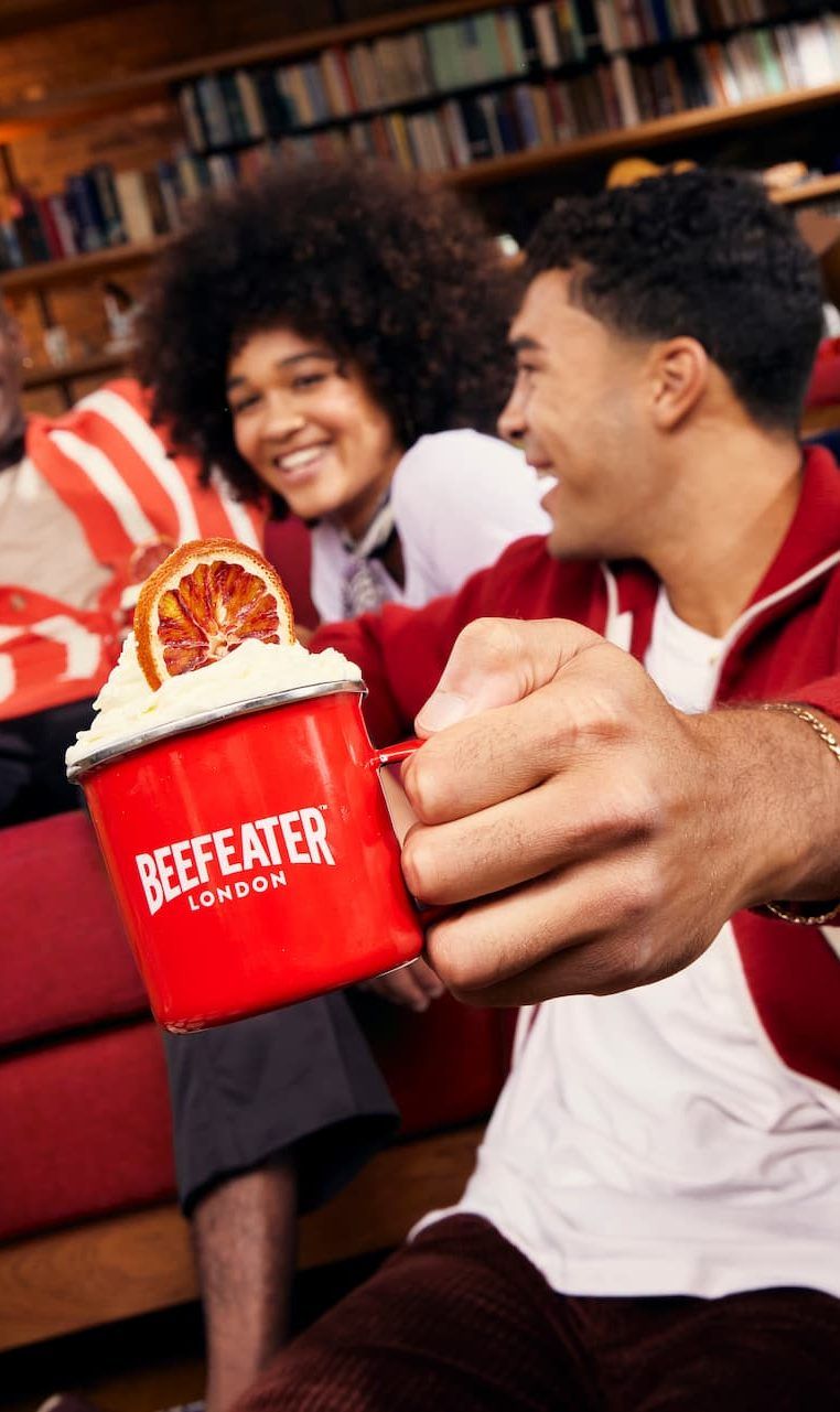 20230814 beefeater festive 01 176 rtv1 1 1 aspect ratio 375 630
