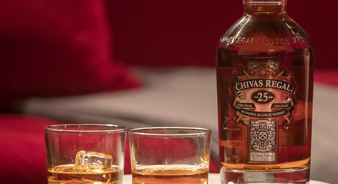 chivas 25 velvet bottle and drams