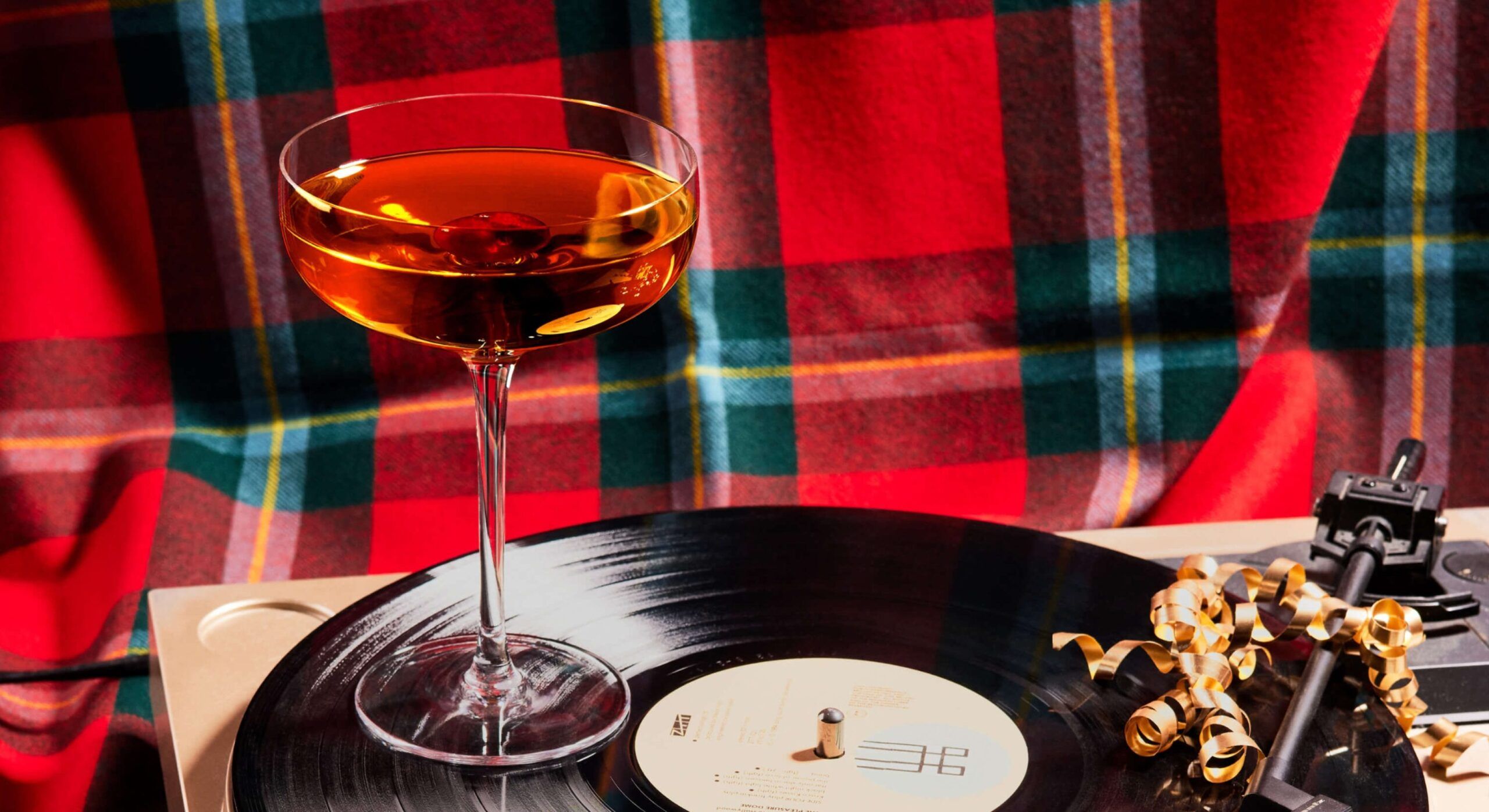 Rob Roy Whisky Cocktail - Chivas Regal