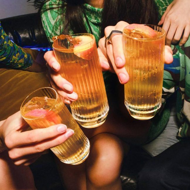 Peach Highball Whisky Cocktail Chivas Regal