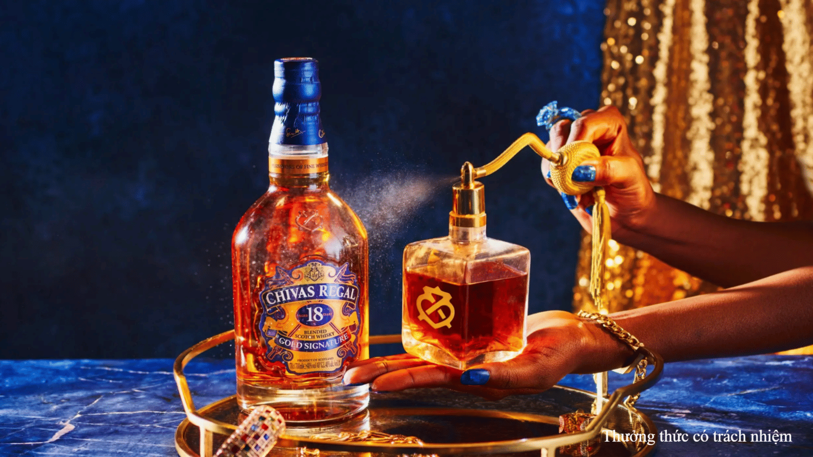 Chivas 18 là một loại Whisky phổ biến, mang đến hương vị ngọt ngào cùng vị khói đặc trưng