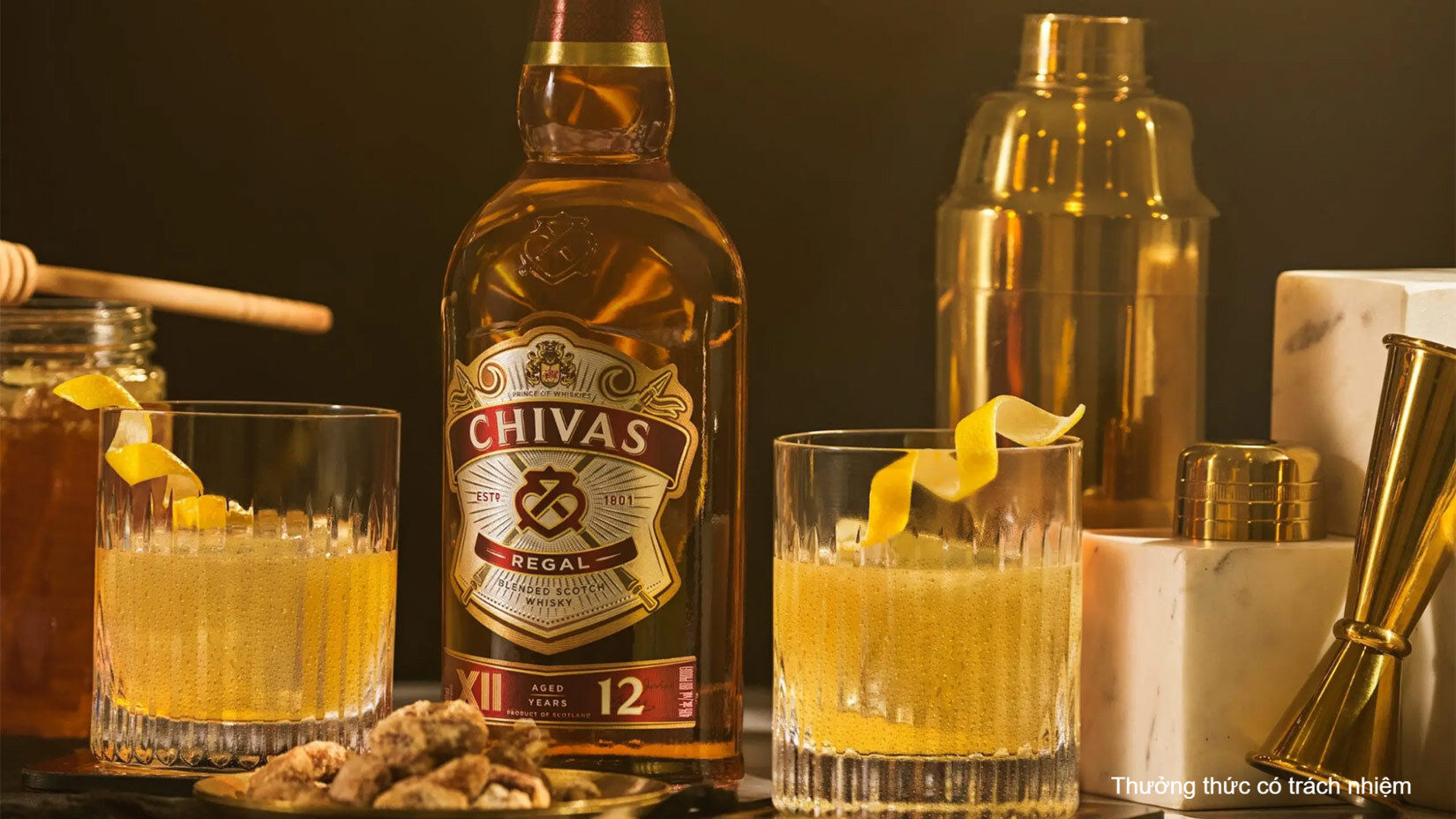 Chivas 12 - Đậm đà, phong phú.
