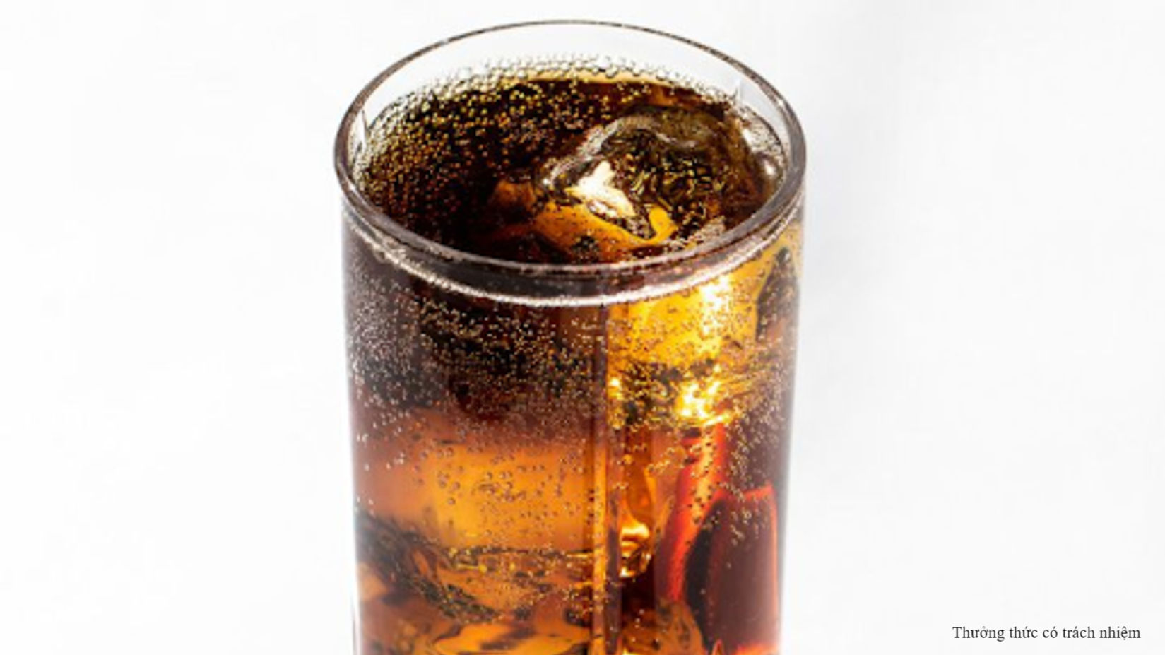 tan-huong-su-sang-khoai-tu-coca-cung-huong-vi-tinh-te-tu-chivas