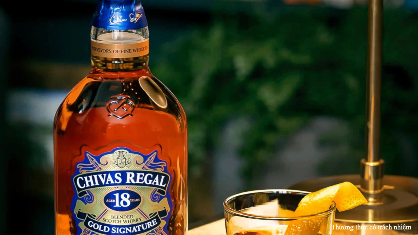 Bạn có thể lựa chọn kích thước chai rượu Chivas phù hợp dựa trên mục đích sử dụng, ngân sách hay số lượng người dùng.