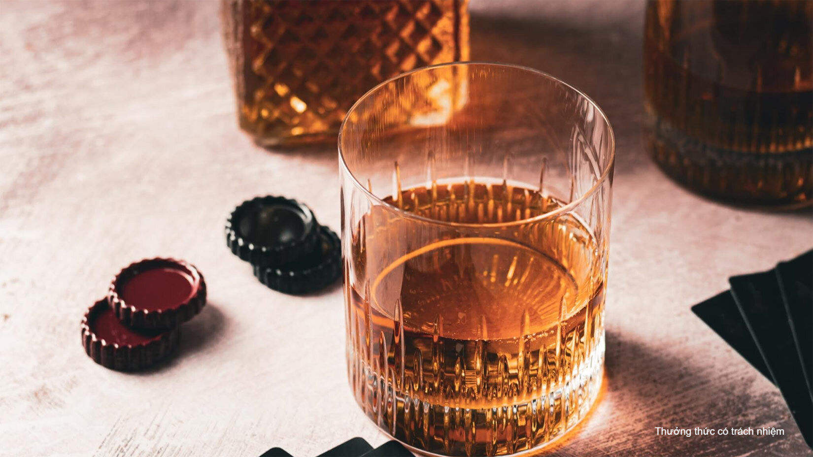Ly Rocks là biến thể nhỏ gọn của ly Tumbler.