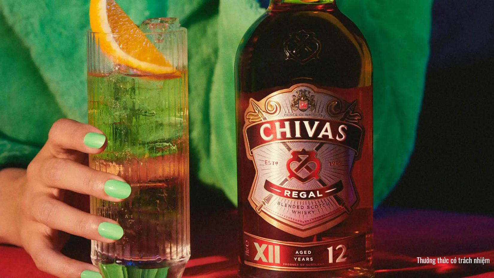 Chivas 12 thuộc phân khúc tầm trung, phù hợp với nhiều đối tượng sử dụng.
