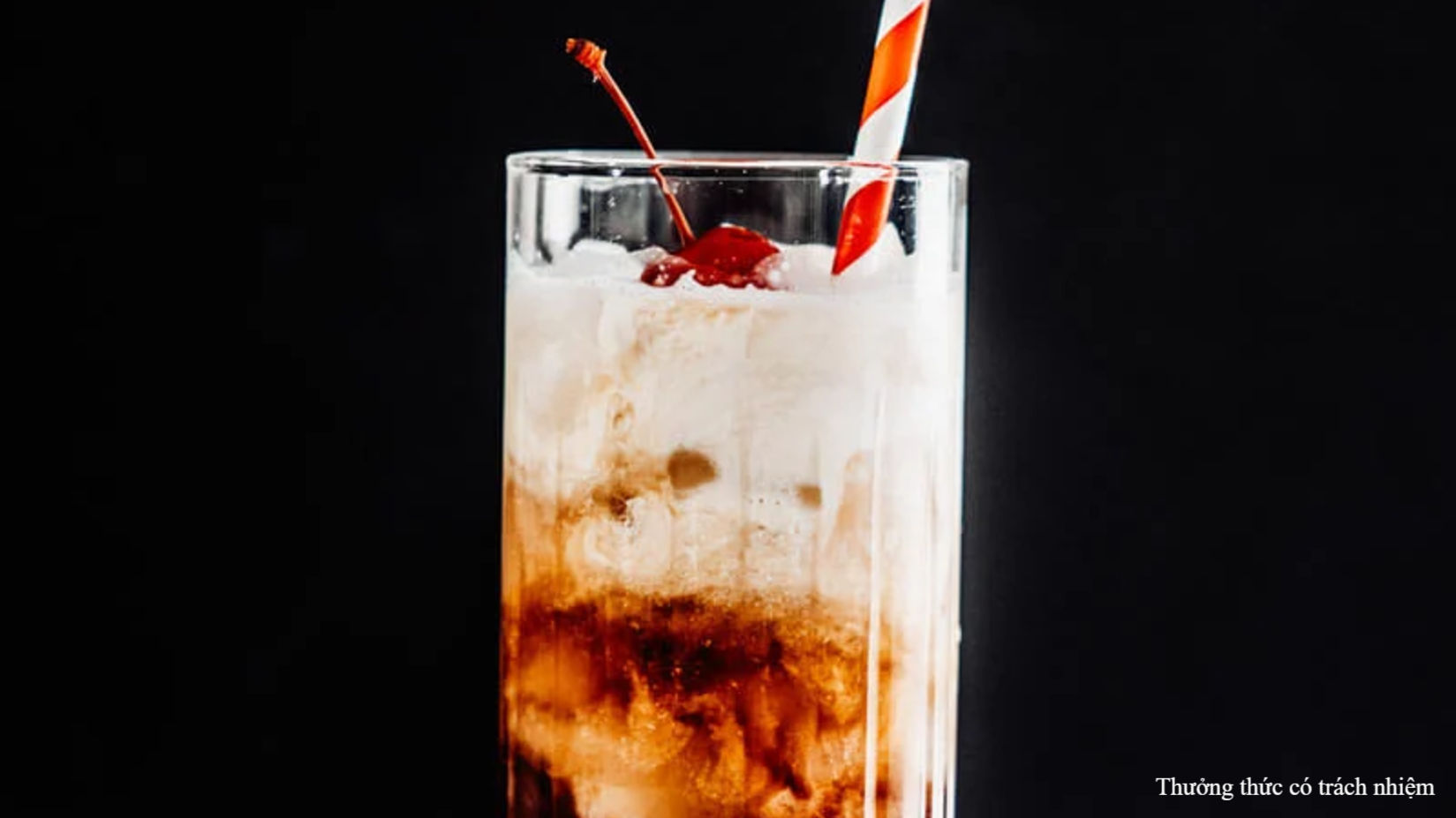 pha-ruou-chivas-voi-coca-va-ruou-mui-ca-phe