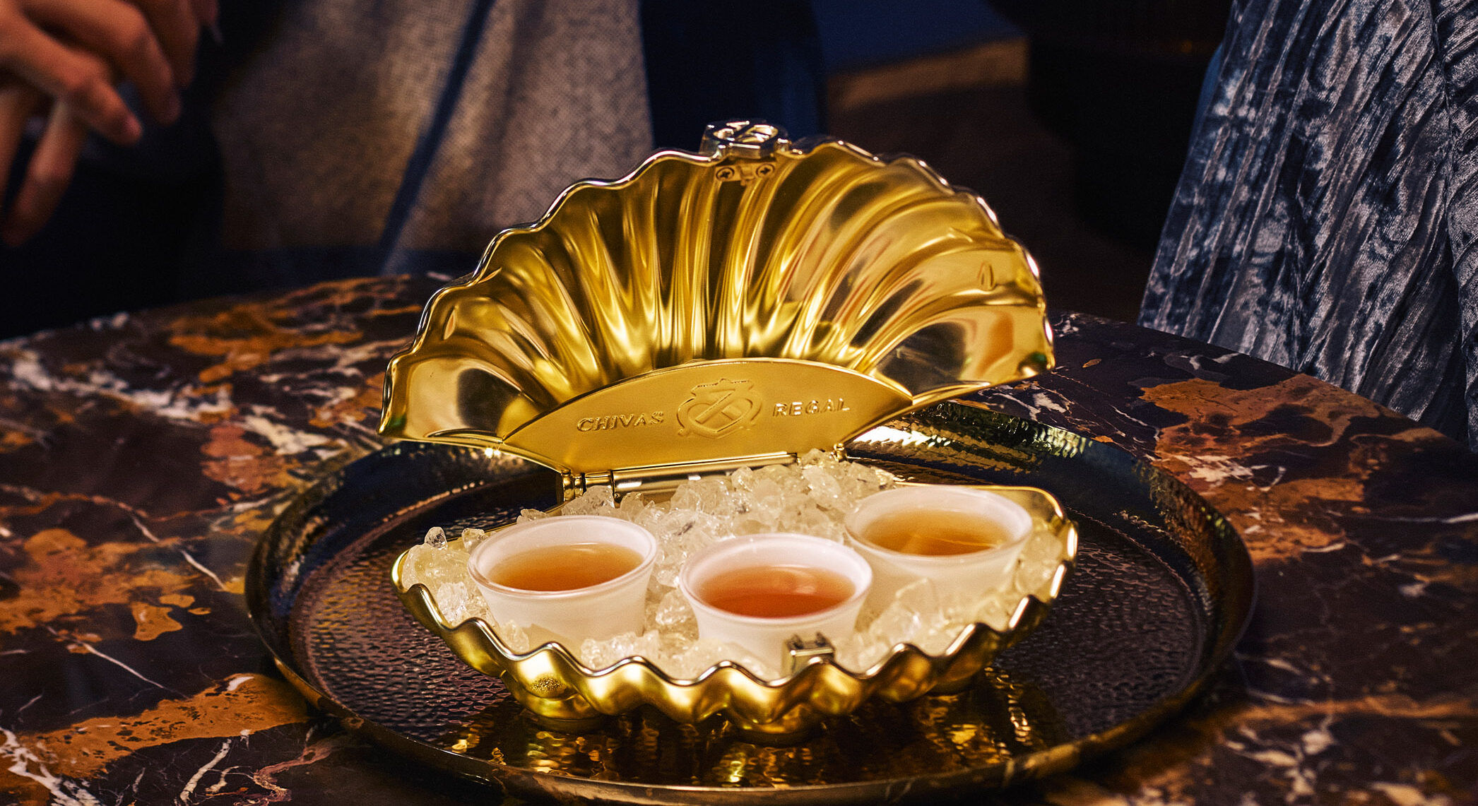 Chivas Regal Dramatic Regal Martini 18