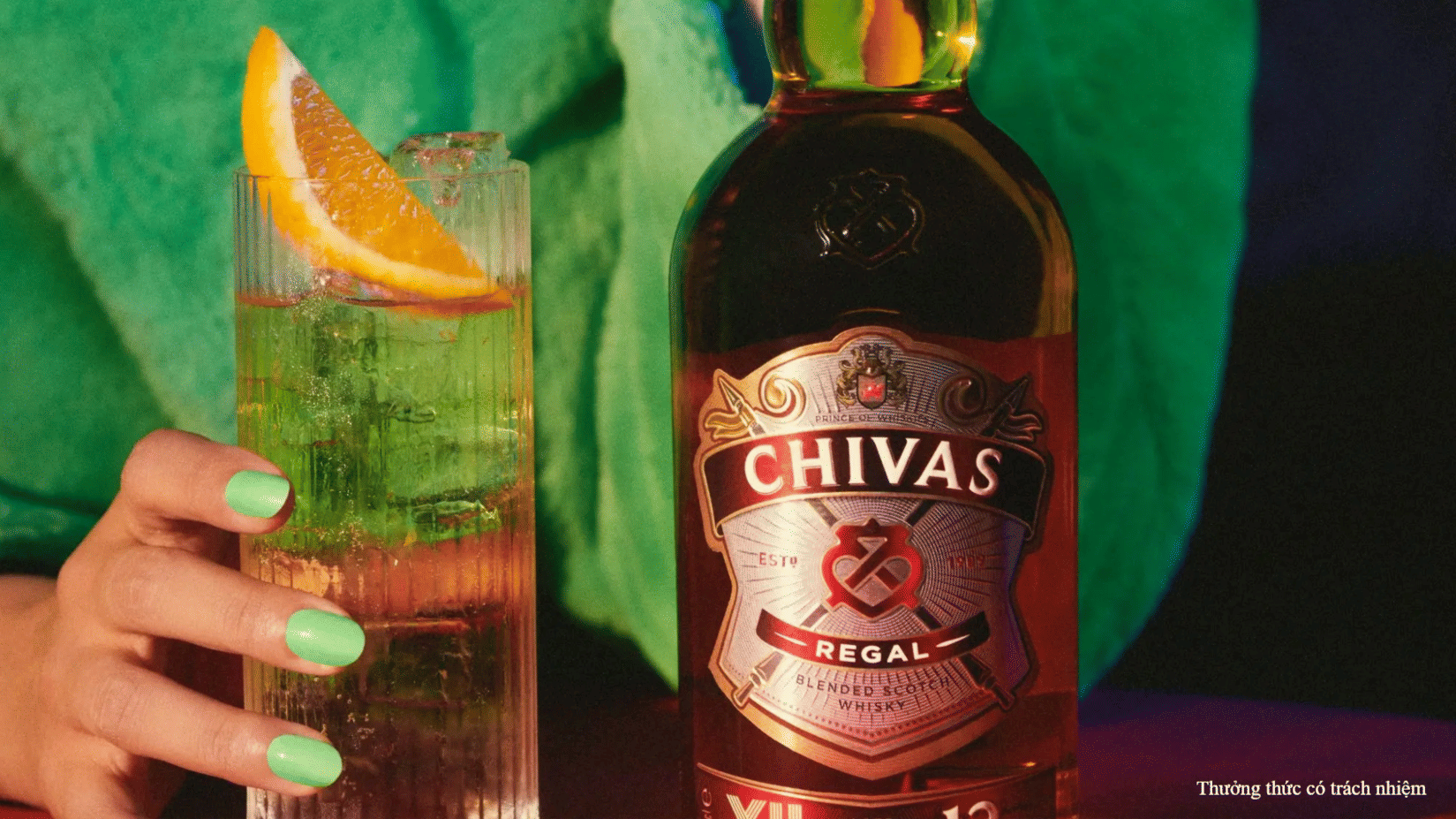 Chivas Regal được yêu thích với những chai Blended Scotch Whisky thượng hạng.