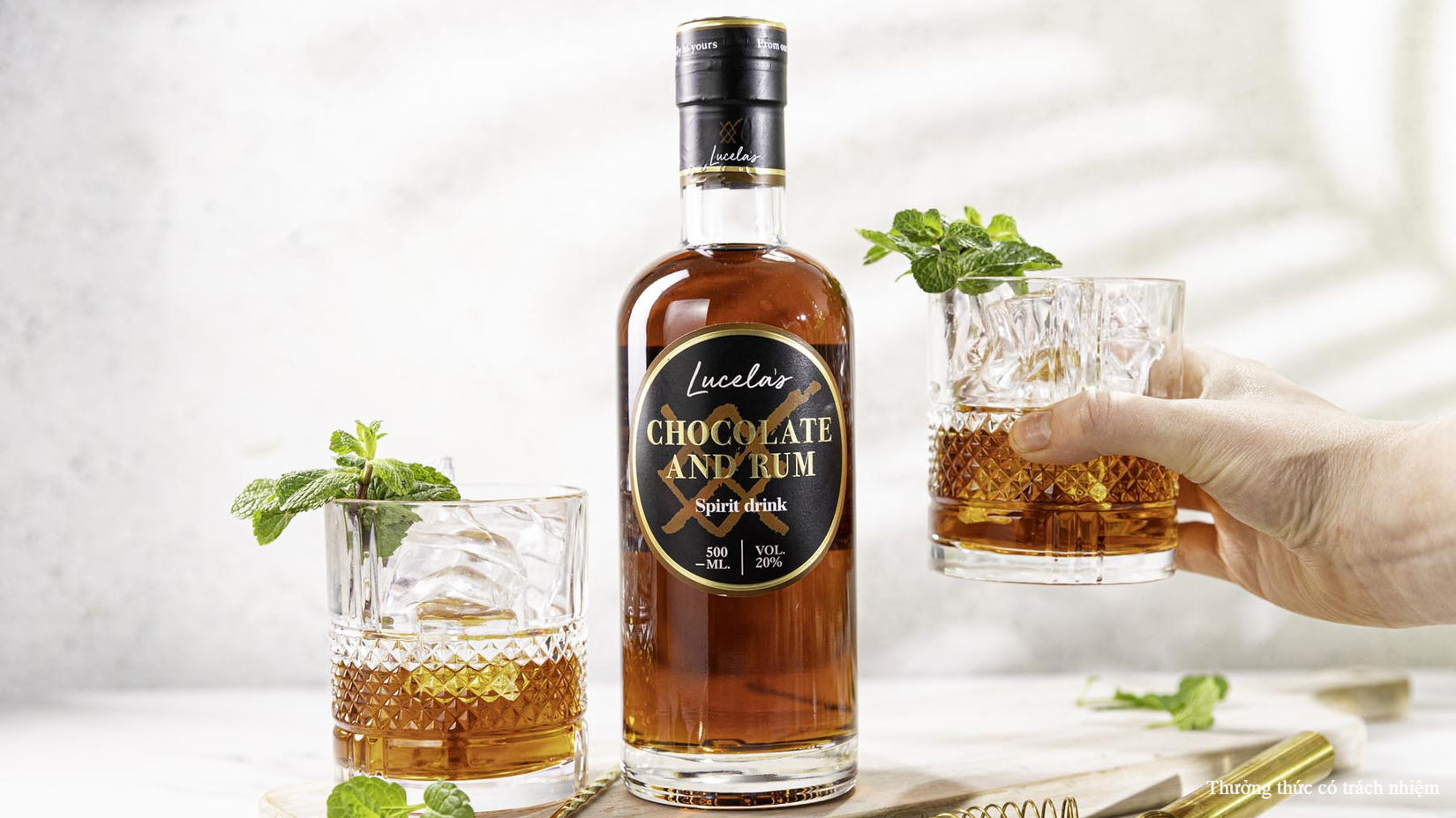 Rum cực kỳ phổ biến trong các quán bar nhờ vào hương vị ngọt ngào quyến rũ.
