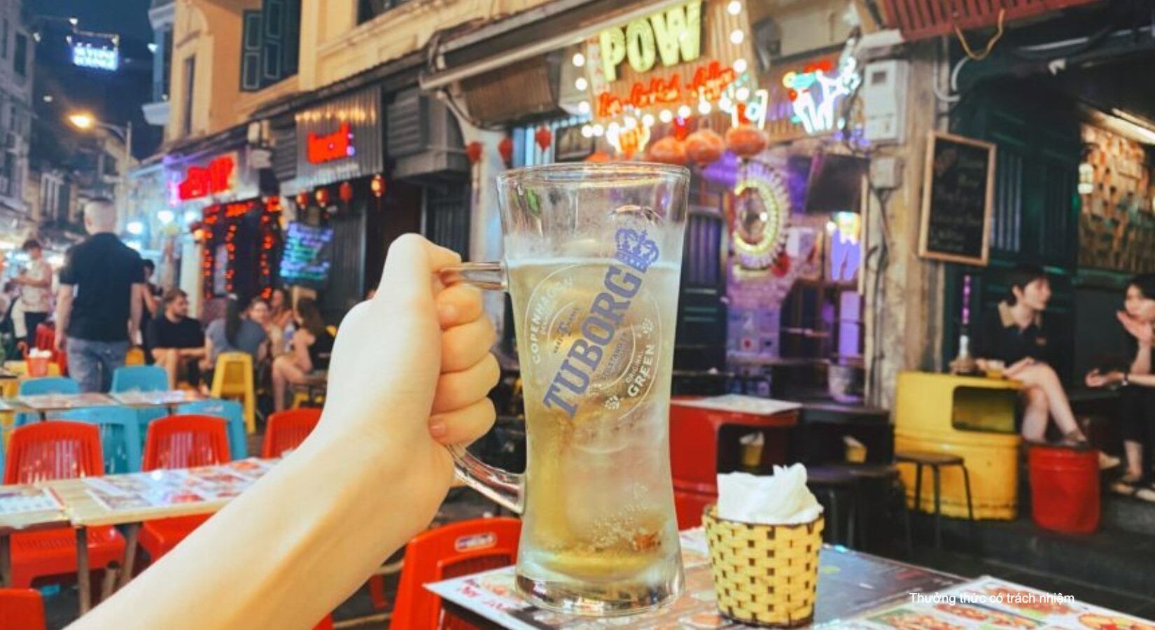 Bia Hoi Junction: Khám Phá Trải Nghiệm Ẩm Thực Đường Phố Độc Đáo Tại Hà Nội