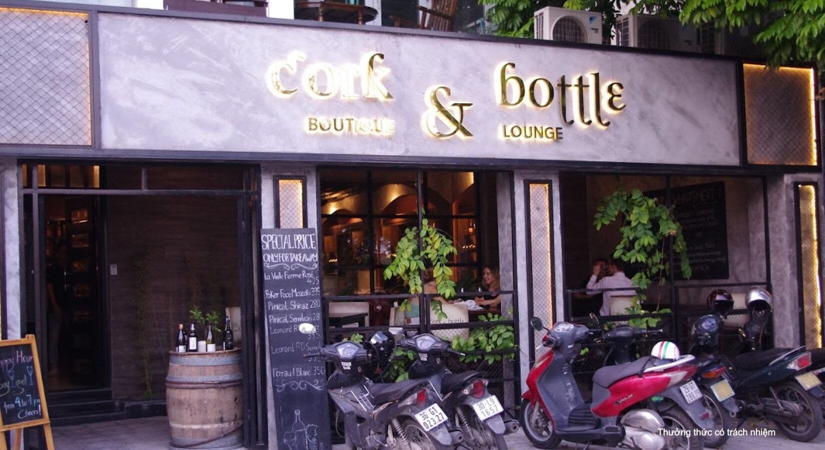 Cork & Bottle Wine Bar: Điểm Đến Hoàn Hảo Cho Người Sành Rượu Tại Hà Nội