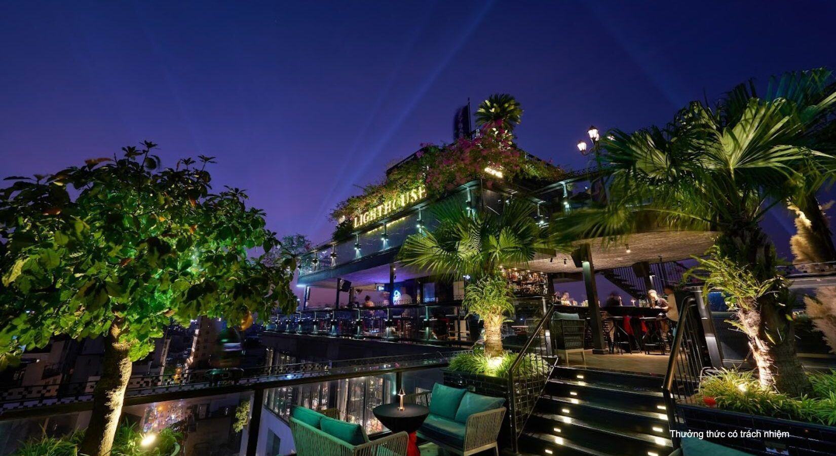 Lighthouse Skybar: Không Gian Thưởng Thức Whisky Đẳng Cấp Tại Hà Nội