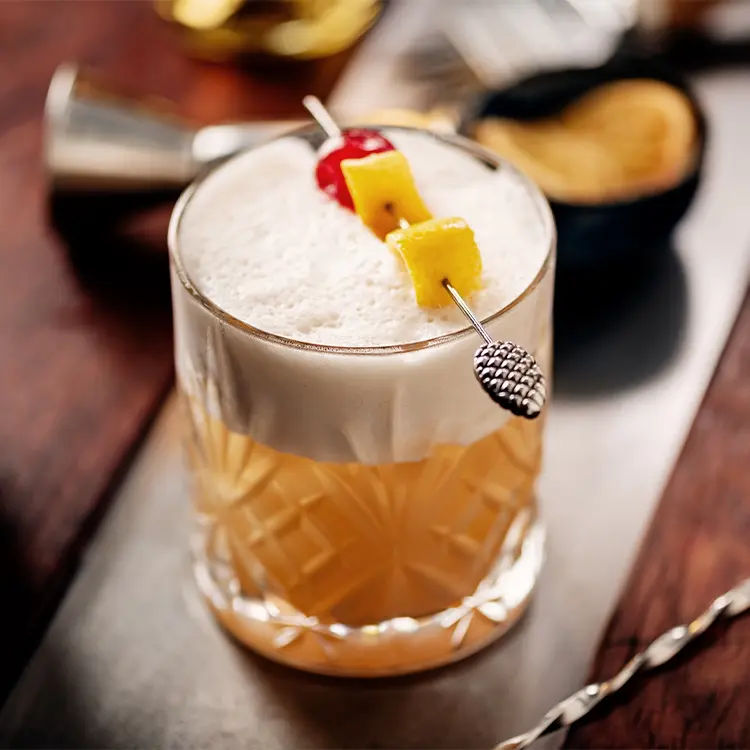 whiskey-sour-con-garnish