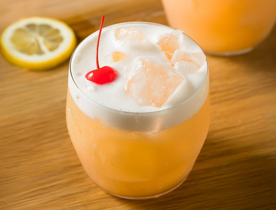 amaretto-whiskey-sour