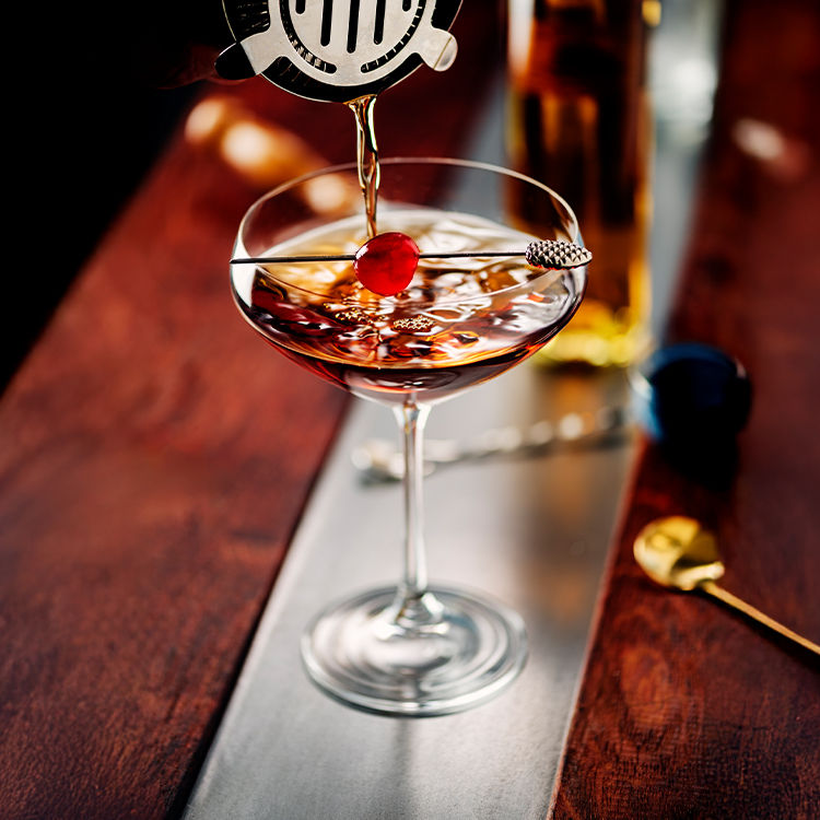 Manhattan-cocktail-bicchiere