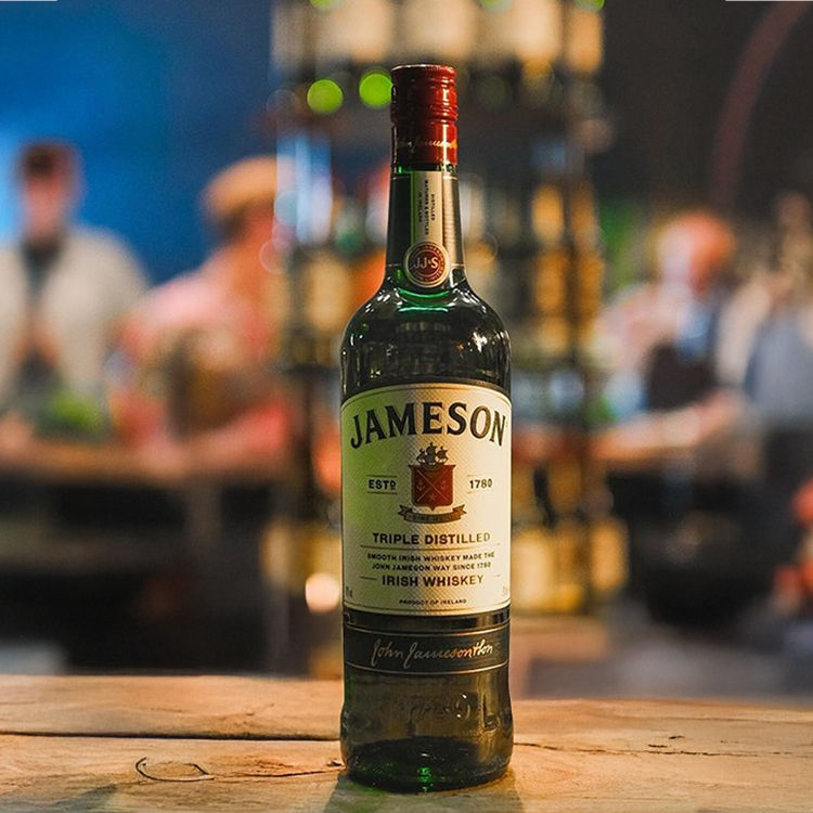 Bottiglia-whiskey-jameson