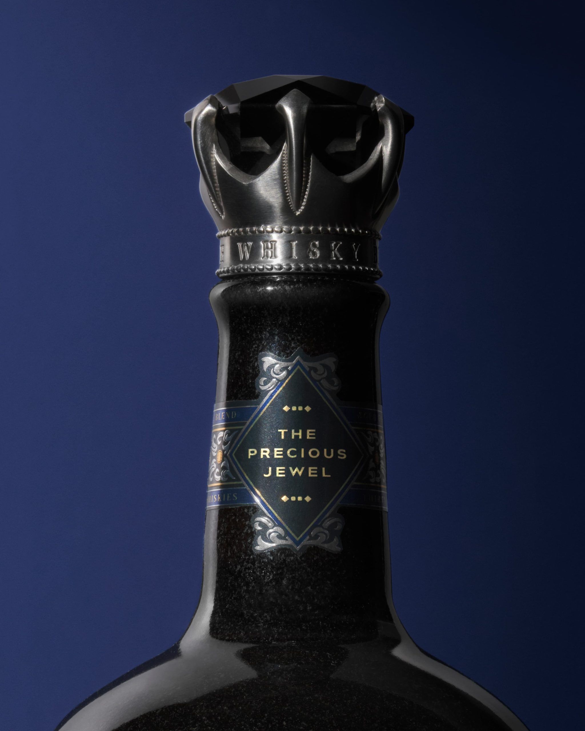 32 Year Old The Precious Jewel - Royal Salute Scotch Whisky 32 Year Old The Precious Jewel - Royal Salute Scotch Whisky