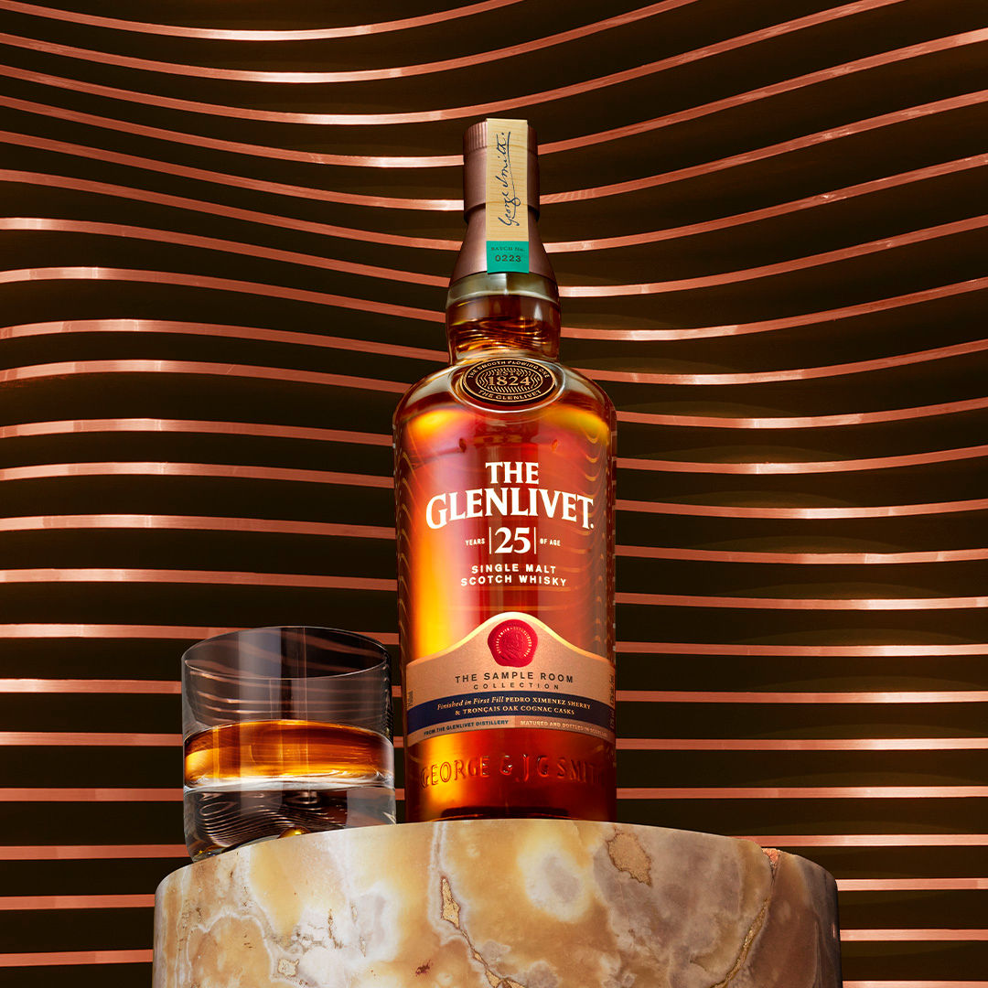 人気スポー新作 25 Year Old Single Malt Speyside Scotch The Glenlivet US ウイスキー
