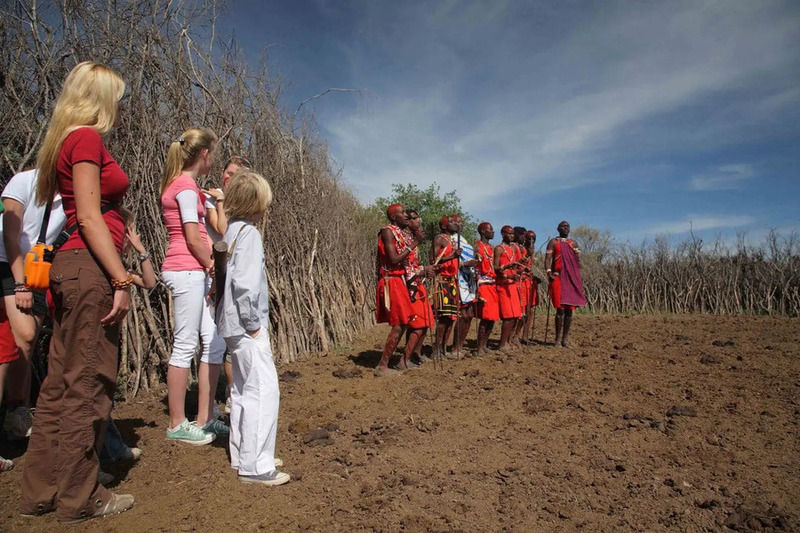 Cultural tour in Kenya