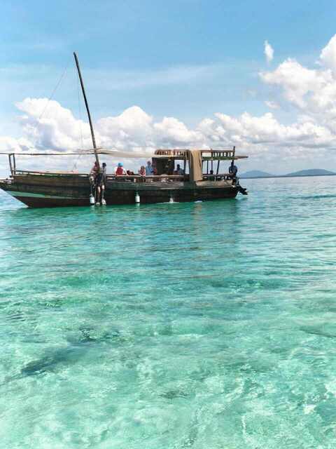 Cristal clear waters at Kisite Marine Park