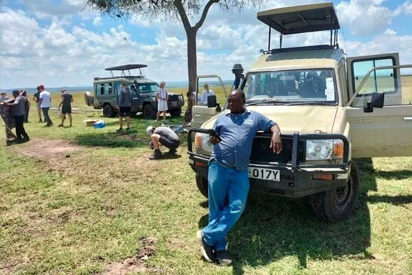 Sunday Best Safaris driver
