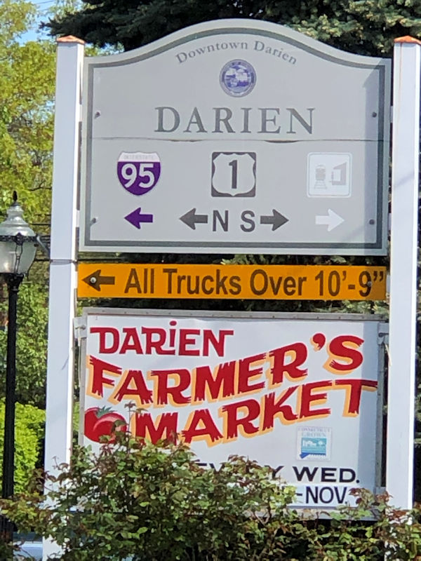Darien CT Town Sign