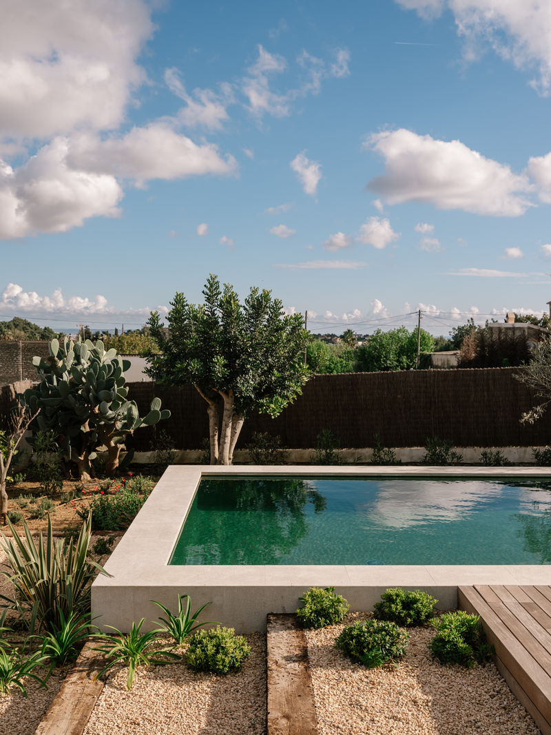 Pool detail with dark green mosaic tile