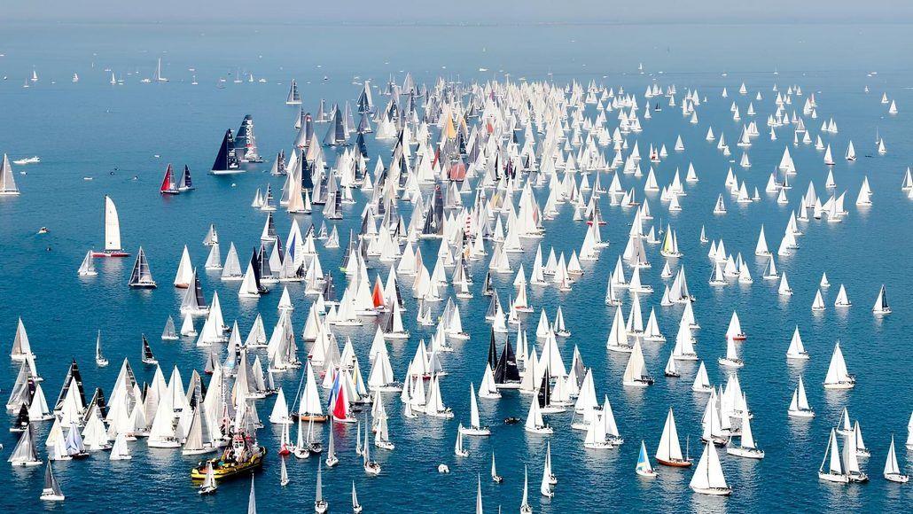 exciting sailing races hero