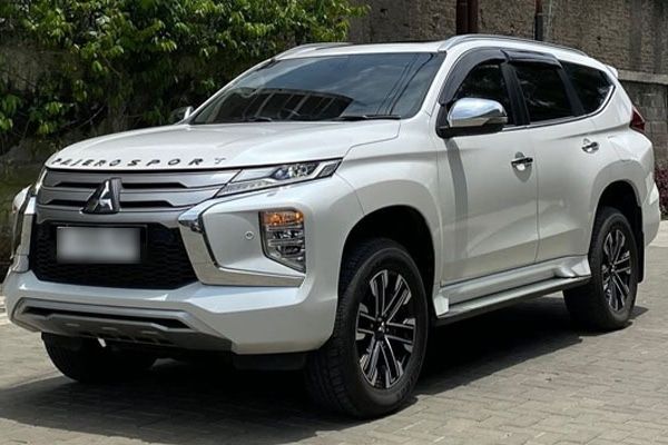 sewa-mobil-pajero-self-driver