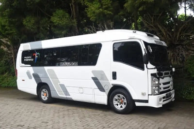 Sewa Mobil Isuzu Elf Padang