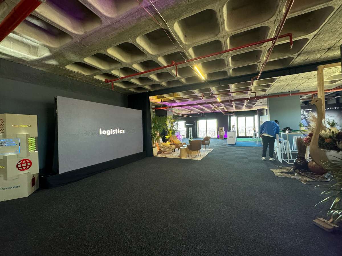 https://ik.imagekit.io/czzfxeud6c/EventBookr/Users/anonymous/IMG_2103_rY4DZR8I0.heic