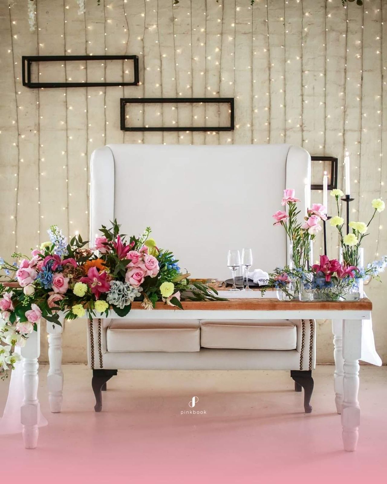 A Royal affair flowers and decor cover image
