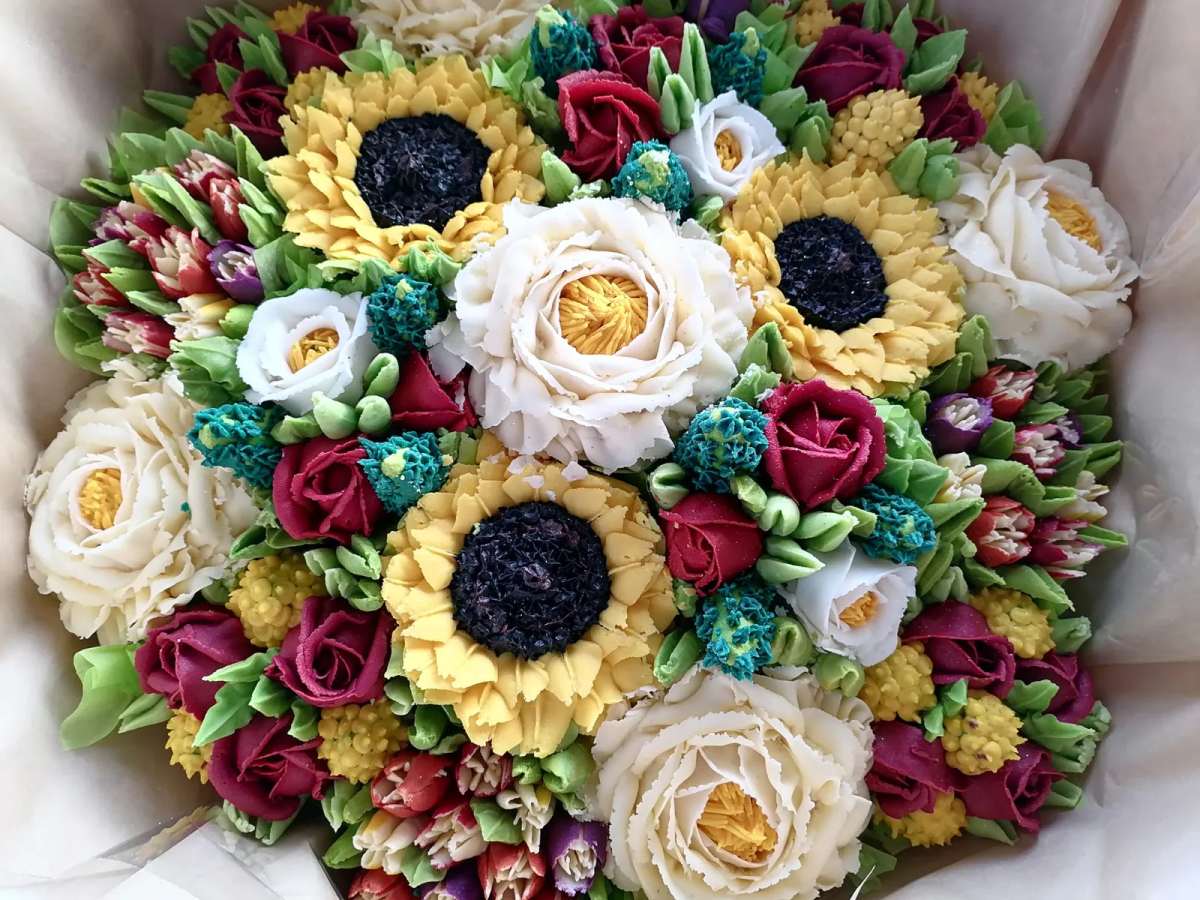 https://ik.imagekit.io/czzfxeud6c/EventBookr/members/65cfbe1558e2b080c47979b3/Cupcakes_6_v6wwgR7P0.jpg