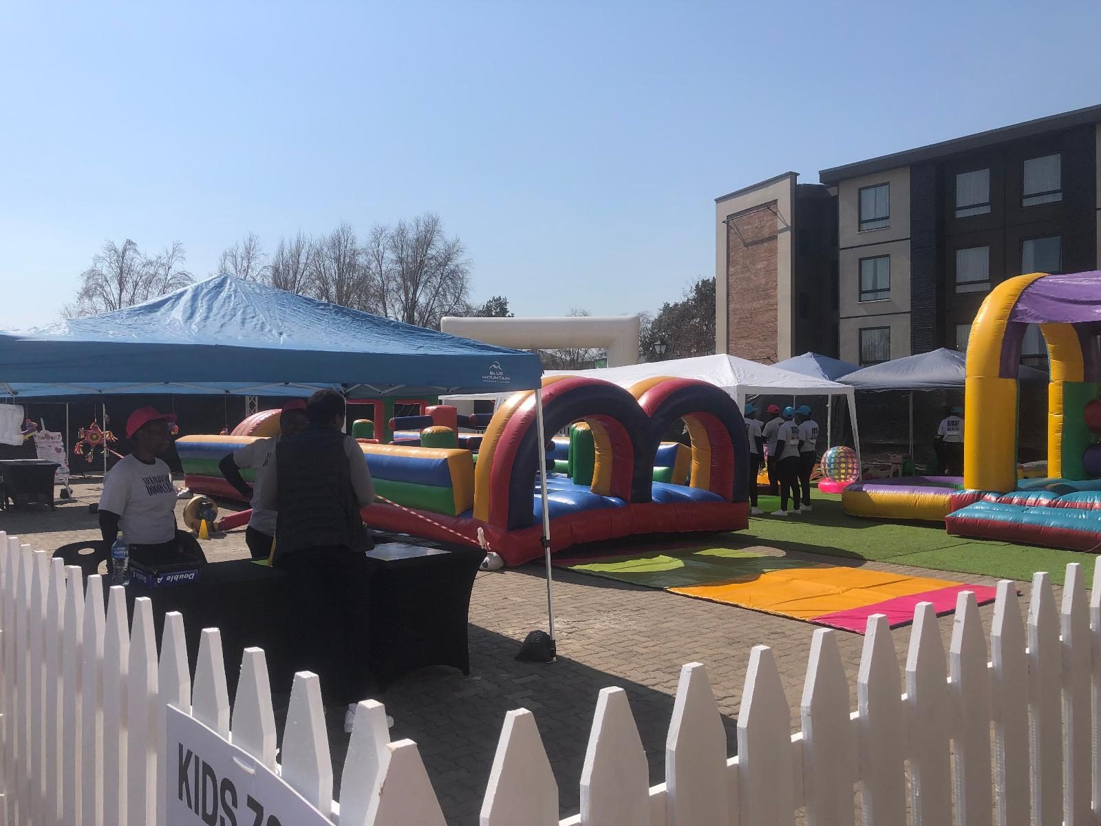 https://ik.imagekit.io/czzfxeud6c/EventBookr/members/6850079f9b88c9e1f73cacbb/Nickerbockerdoodlebug_Festival_de_Mexico02_5LB9r-JP9.JPG