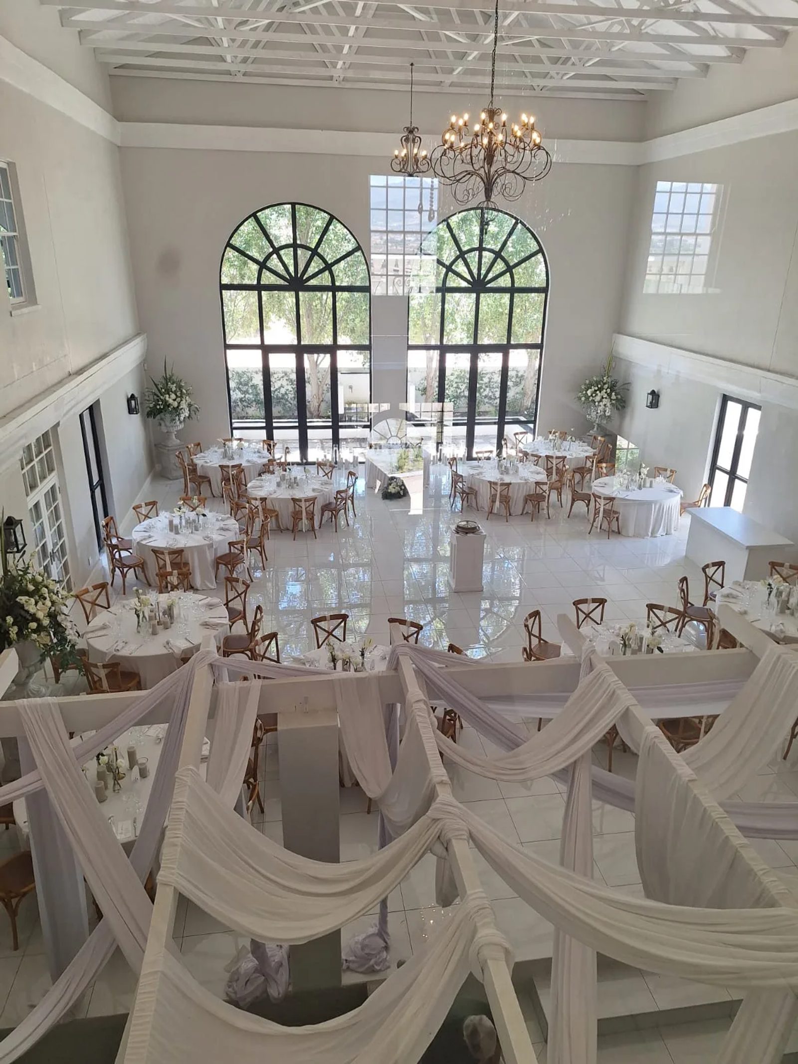 https://ik.imagekit.io/czzfxeud6c/EventBookr/members/6a7ec5642c08fe6d5339b41c/Table_Setting_1_-EjLSOjRe.webp