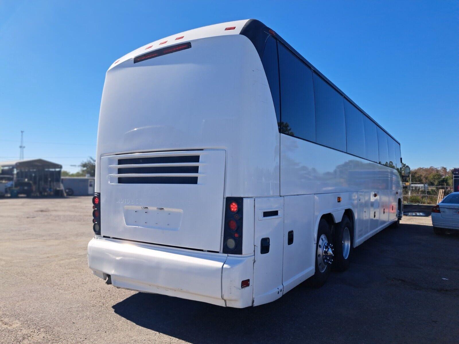 2004 MCI J4500 Charter bus Buses for sale Charter Bus Engine