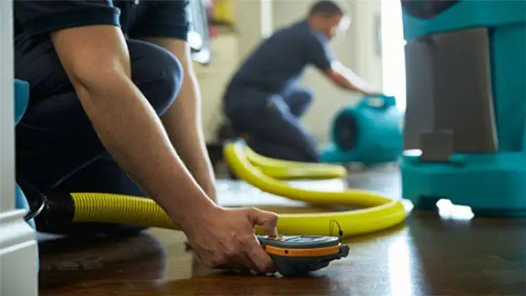 Disaster-Cleaning-and-Restoration 