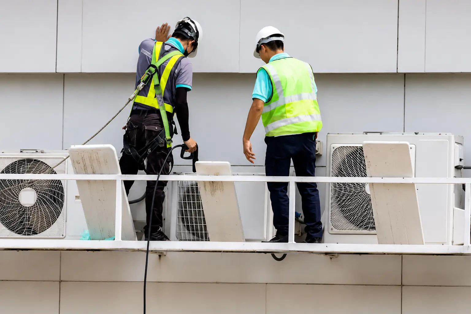 Preventive maintenance checklist on a commercial building roof