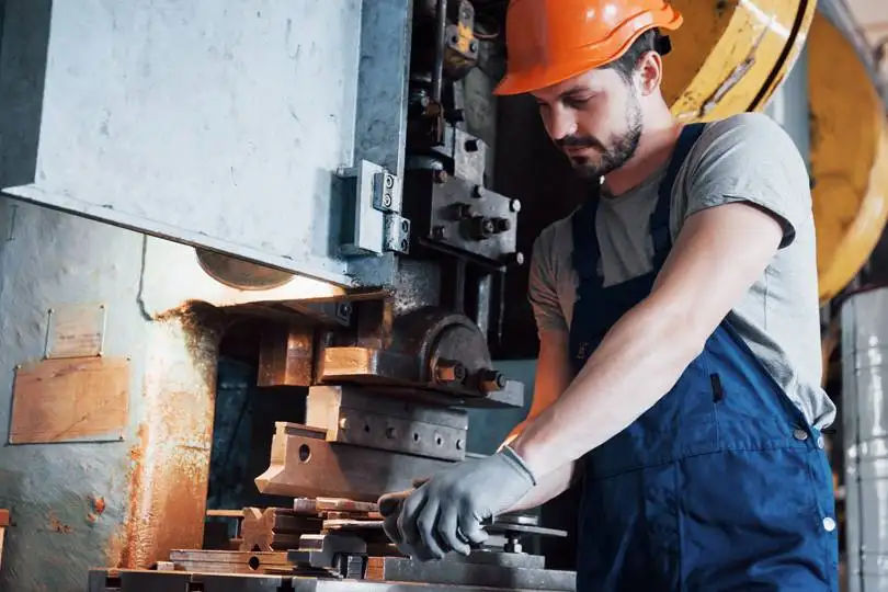 Top 10 Manufacturing Maintenance Software Available for Your Business in 2025