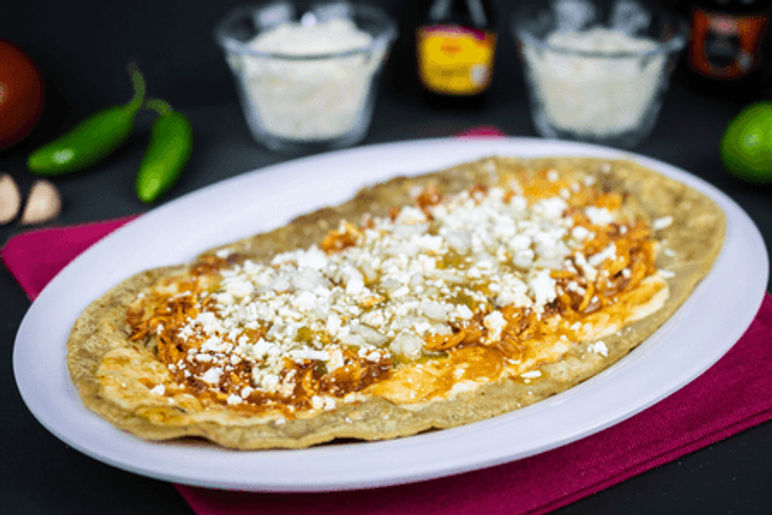 Huarache de Tinga de Pollo