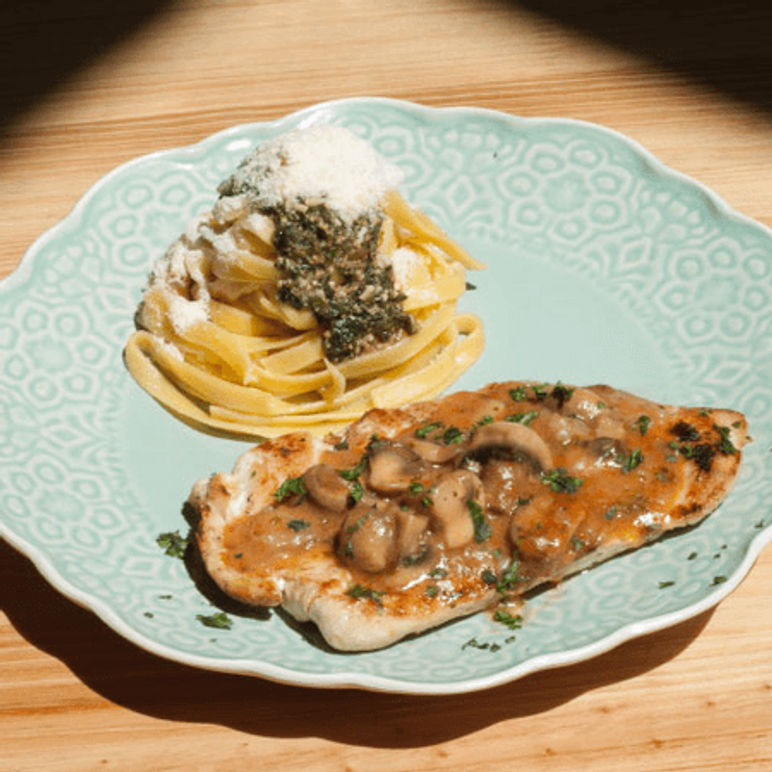 Pollo en Salsa de Hongos